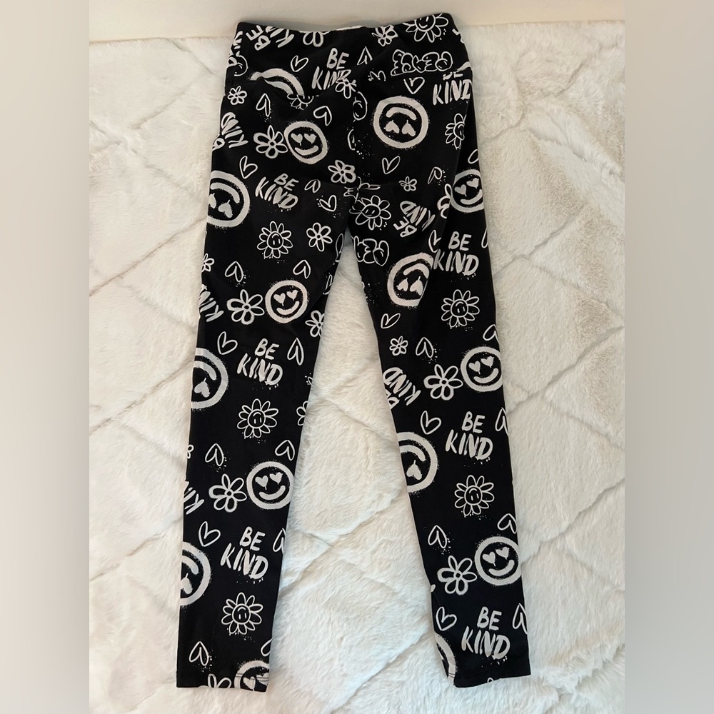 Girls Leggings Bundle Size 7/8 | SO Camo + Blue Floral + Black Doodle - Picture 13 of 13